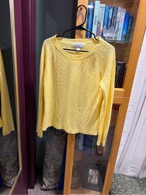 Vintage Yellow Cable-Knit Crewneck Sweater